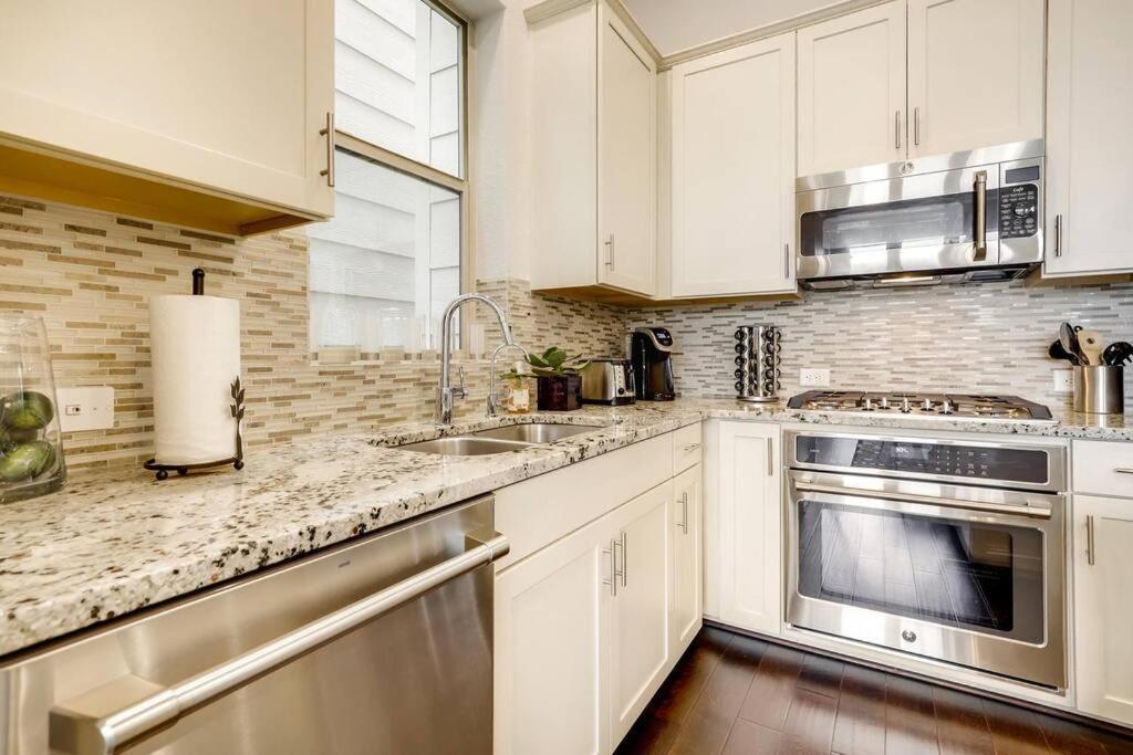 Gorgeous 4 Bed Home On St Mary'S - Minutes To Riverwalk/Pearl San Antonio Esterno foto